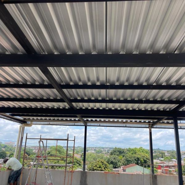 estrutura-de-ferro-telhado-sos-metalurgica-foz-5.jpg